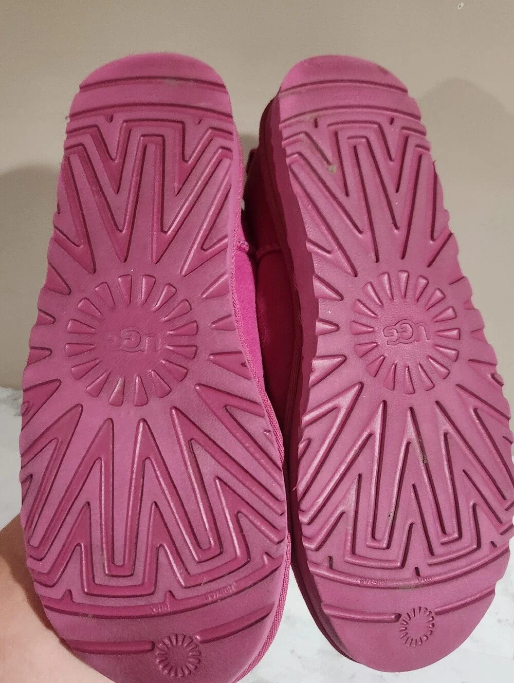 Ugg Classic ultra mini women boots Suede rock rose sz 9